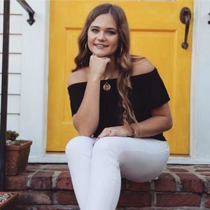 Meet your Posher, Savannah